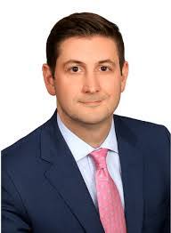 Elizabeth Turo's Instagram, Twitter & Facebook