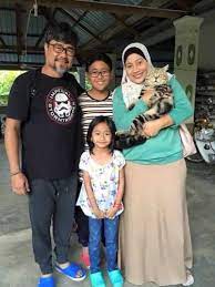 Cuma komitmen bekerja perlu diberi keutamaan, maklum saja saya bukan orang kaya, kata sham. Gambar Isteri Dan Anak Sham Visa