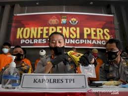 Check spelling or type a new query. Cara Kenali Perbedaan Masker Spirulina Asli Dan Palsu Indozone Id