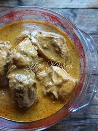 Kelantan amat tersohor dengan hidangan gulainya. Gulai Ayam Lauk Nasi Dagang Azie Kitchen