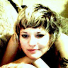 Elaine Lemmer's Instagram, Twitter & Facebook