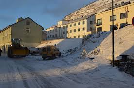 Se roliga sketcher och komediserier av kända komiker. Op Bezoek In Honningsvag In Noord Noorwegen Stralend Noorwegen