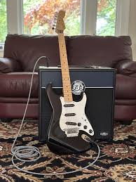 กีตาร์สแควร์ญี่ปุ่นจากยุค 80 (Japanese Squier Porn from the 80s) :  rguitarporn