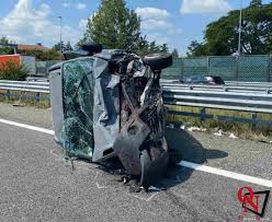 Incidente in autostrada a4 a padova: Santhia Incidente Sull Autostrada A4 Torino Milano Deceduta Una Donna Grave Un Ragazzino Obiettivonews