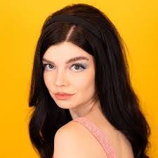 Marissa Pelzer's Instagram, Twitter & Facebook