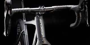 In the top tube bag, you can store all necessities. Focus Atlas 6 8 2021 Skixbike