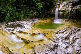Der gollinger wasserfall für besucher durch steiganlagen erschlossen (naturdenkmal). Konigsbachfall Und Influencer Debatte Um Betretungsverbot Im Nationalpark Berchtesgaden Tageskarte