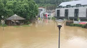 Dans le luxembourg, les bassins de l'ourthe, de la lesse et de la lhomme sont en phase rouge au nord. 3ai2y2kvdummdm