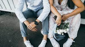 Average cost of a wedding dress. How Much Does An Average Wedding Cost Money Under 30