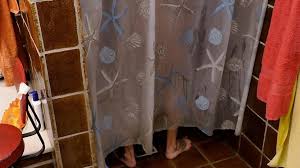 Heiße Duschszenen: Ein Paar hat Sex im Sommerhaus 2022