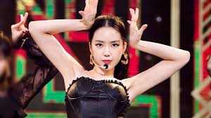 See more of apink son naeun on facebook. Apink Naeun Focus ì—ì´í•'í¬ Dumhdurum ë‚˜ì€ í¬ì»¤ìŠ¤ 020421 The Show Youtube