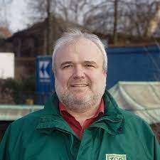 Reports on intensive care and invasive treatments of primates are scarce. Jorg Junhold Wikipedia