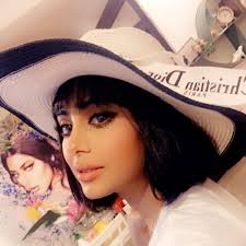 من هو زوج شيلة سبت الحقيقي؟ تعتبر شيلة سبت مواطنة بحرينية تبلغ من العمر 31 عامًا ، من أبرز الأسماء في الوسط الفني البحريني ، وذلك لسببين رئيسيين: ØµÙˆØ± Ø´ÙŠÙ„Ø§ Ø³Ø¨Øª 2021 Ø§Ù†Ø³ØªÙ‚Ø±Ø§Ù… Ø§Ù„ØµÙØ­Ø© Ø§Ù„Ø¹Ø±Ø¨ÙŠØ©