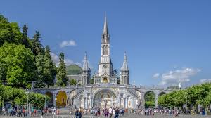 When i first visited the church of the immaculee conception in lourdes i was very moved by its beautiful interior, the majestic stairs to enter it the culumns the chandeliors the. Basilique Notre Dame Du Rosaire De Lourdes Vinci Autoroutes
