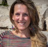 Elizabeth Georges's Instagram, Twitter & Facebook