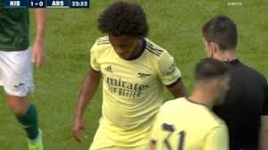 Willian started his career at corinthians, before joining shakhtar donetsk in august 2007 for a Fans Savage Willian As He Returns To Preseason Looking Overweight Just Arsenal News