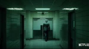 Stranger things season 4 harus berlangsung pada tahun 1986, kecuali seri memutuskan untuk melewatkan beberapa tahun ke depan untuk membuat pemain utama, yang tumbuh sangat cepat. Hcdfz Gdhwzem