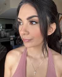 𝐊𝐫𝐢𝐬𝐭𝐞𝐧 𝐅𝐚𝐢𝐫 𝐌𝐚𝐤𝐞𝐮𝐩