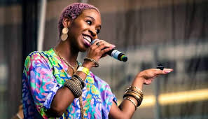 Apesar do seu disco de estréia batuk freak ter chegado apenas em 2013, ela já vinha lançado. Rapper Karol Conka Sounds Off On Boy Band S Black Women Of Brazil