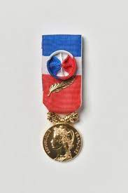 Maybe you would like to learn more about one of these? Medaille Du Travail Or 35 Ans