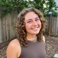 Kara Kirkpatrick's Instagram, Twitter & Facebook