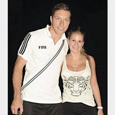 La esposa, lo respaldó permanentemente ante cada paso en la copa del mundo a través de su cuenta de instagram. Ultimas Noticias Sobre El Personaje Nestor Pitana Ciudad Magazine