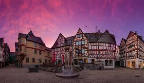 The price is $100 per night from jul 26 to jul 26. Limburg Kroner Photographie