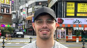 David Güimil, un gallego en Seúl: «Me enamoré de Corea del Sur por sus  cafeterías, hay una en la que llueve»