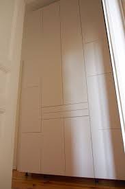 Hoch Gestapelt Die Schrankwand Im Flur Schrankwand Einbauschrank Ikea Einbauschrank