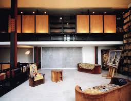 The maison de verre has a peculiar infill setting, thanks to a tenant on the top floor of the existing building who refused to budge. Maison De Verre Paris By Pierre Chareau Bernard Bijvoet
