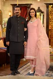 After meeting madiha's family in lahore, faisal flew back to karachi on the same day. How Madiha Naqvi And Faisal Sabzwari Got Married Reviewit Pk