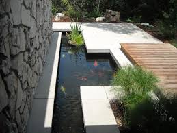 Memiliki sebuah rumah minimalis yang nyaman adalah impian setiap orang pada umumnya. 10 Idea Aquarium Kolam Mini Boleh Buat Di Malaysia