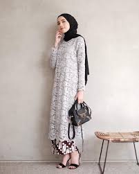 Ketika mendengar istilah baju kondangan, pasti yang muncul di benak kita adalah kebaya. 30 Model Kebaya Kondangan Kekinian Inspirasi Simple