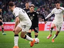 Warum die Bayern so gerne den Spieltag eröffnen