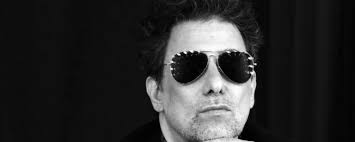 Andrés Calamaro gana premio Gardel a mejor artista de rock por su disco  "Cargar la suerte" — Futuro Chile
