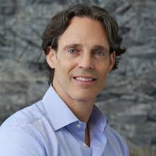 Graduated with my MBA from UCLA Anderson School of Management 🎓Excited to  start this next chapter at Sanofi as Associate Director, Omnichannel  Orchestration for Dupixent®