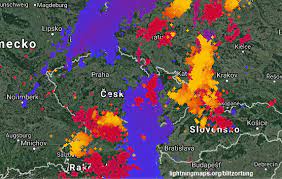 V Cesku Se Vyskytly Silne Bourky U Strakonic Naprselo Temer 50 Mm Meteopress Predpoved Pocasi Aktualni Pocasi