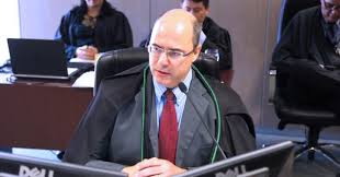 Check spelling or type a new query. Alunos Da Faculdade De Direito Da Uerj Lancaram Manifesto Contra Candidatura De Wilson Witzel