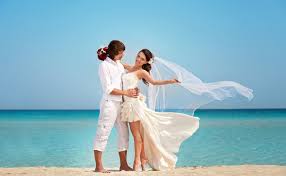 Majoritatea tinerilor casatoriti prefera sa viziteze in luna de miere locuri straine, situate cat mai departe de romania, in defavoarea tarii noastre. Cele Mai Frumoase Locuri Pentru Luna De Miere Epoch Times Romania