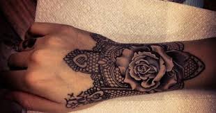 The designs are innumerable and come in brilliant colors. Rose Wrist Tattoo Rosetattoos Wristtattoos Gothictattoos Roses Flowers Wrists Tattoos Tattoos At Repinned Net
