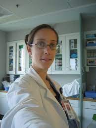 So i read that post you reblogged on english spelling and how its rules were set down deliberately as a way to exclude people, and you said in the tags that french academia (i'm assuming it's the english for the académie française?) did the same thing to exclude women and the poor. Doctoresse Wiktionnaire