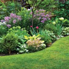 Stone slabs on raised beds are simply perfect in this small front yard landscaping idea. 75 Beautiful White Front Yard Landscaping Pictures Ideas July 2021 Houzz