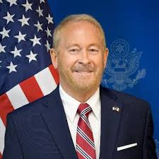 Luis Alvarado (@algunWuicho)