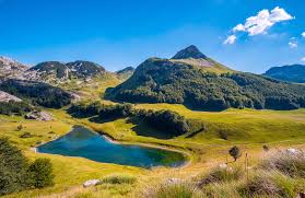 The montenegrin part of maglić massif in the park has also formed the trnovačko jezero. Nacionalni Park Sutjeska Tjentiste Turisticki Informativni Centar Foca