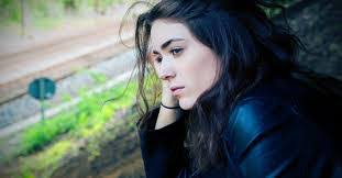 Cat Everett's Instagram, Twitter & Facebook