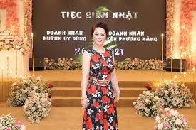 Jun 02, 2021 · như tiền phong đã đưa tin, tand quận 1, tphcm đã thụ lý đơn khởi kiện của bà lê thị giàu (nguyên đơn, ngụ quận 2 ) kiện bà nguyễn phương hằng (bị đơn, ngụ quận 1, tphcm), đồng thời tòa án cũng đã phân công thẩm phán trực tiếp thụ lý vụ án. Bá»©c áº£nh Sieu Hiáº¿m Thá»i Con Son Cá»§a Ná»¯ Doanh Nhan PhÆ°Æ¡ng Háº±ng