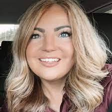 Abigail Munn's Instagram, Twitter & Facebook