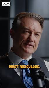 Divorce expert, James Sexton, explains why he does not like the phrase  'Happy wife, happy life' 😮