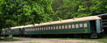 Looking for things to do in branson? How To Have An Unforgettable Evening On The Eureka Springs Dinner Train Beaver Lake Cottages