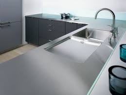 Homeadvisor's stainless steel countertops cost guide gives average prices for steel, zinc, copper and other metal kitchen counters. 4mm Massive Stainless Steel Countertop From Franke 4mm Massief Rvs Werkblad Van Franke Stainless Steel Countertops Steel Countertops Countertop Design